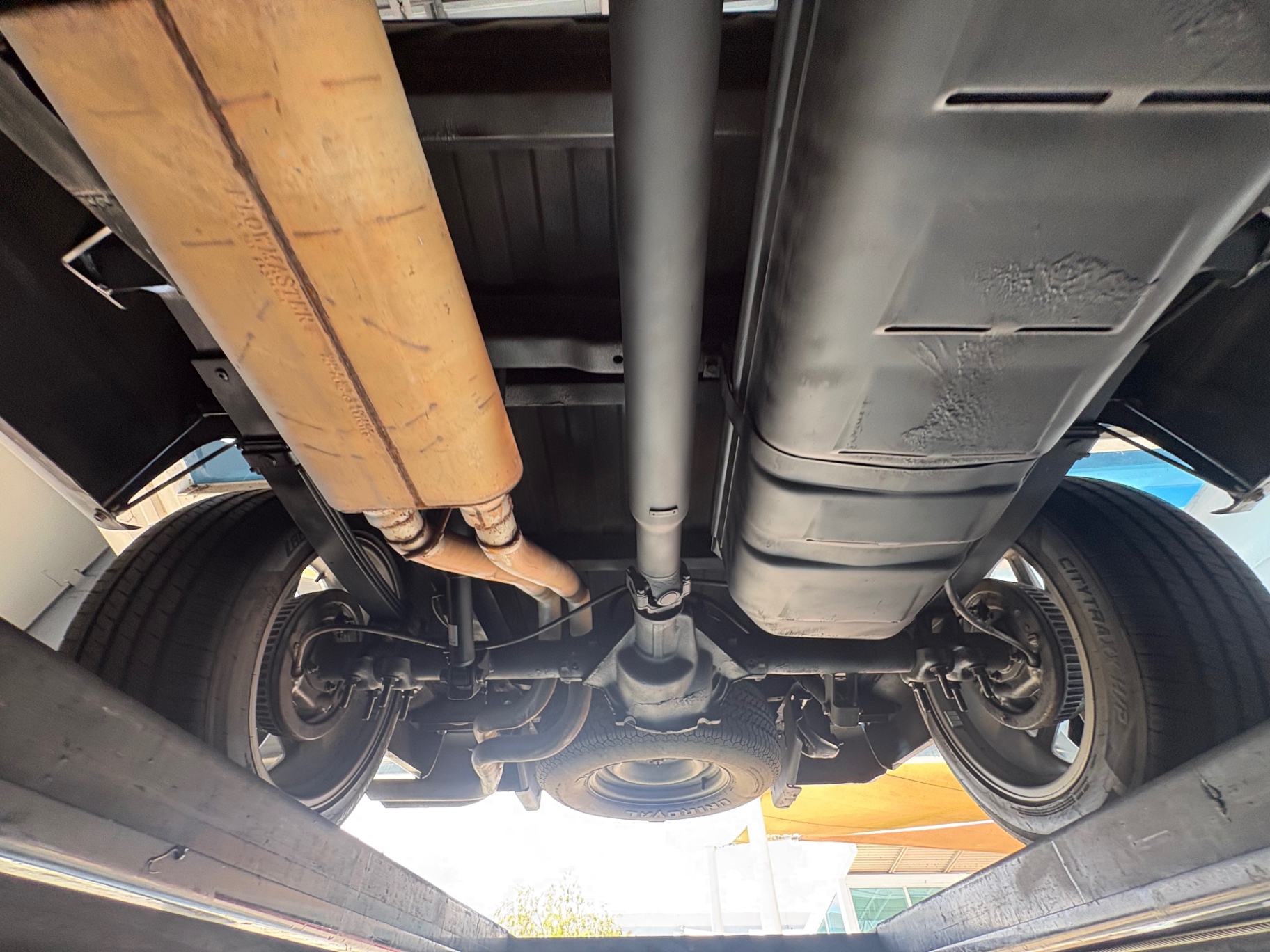 Vehicle photo 54
