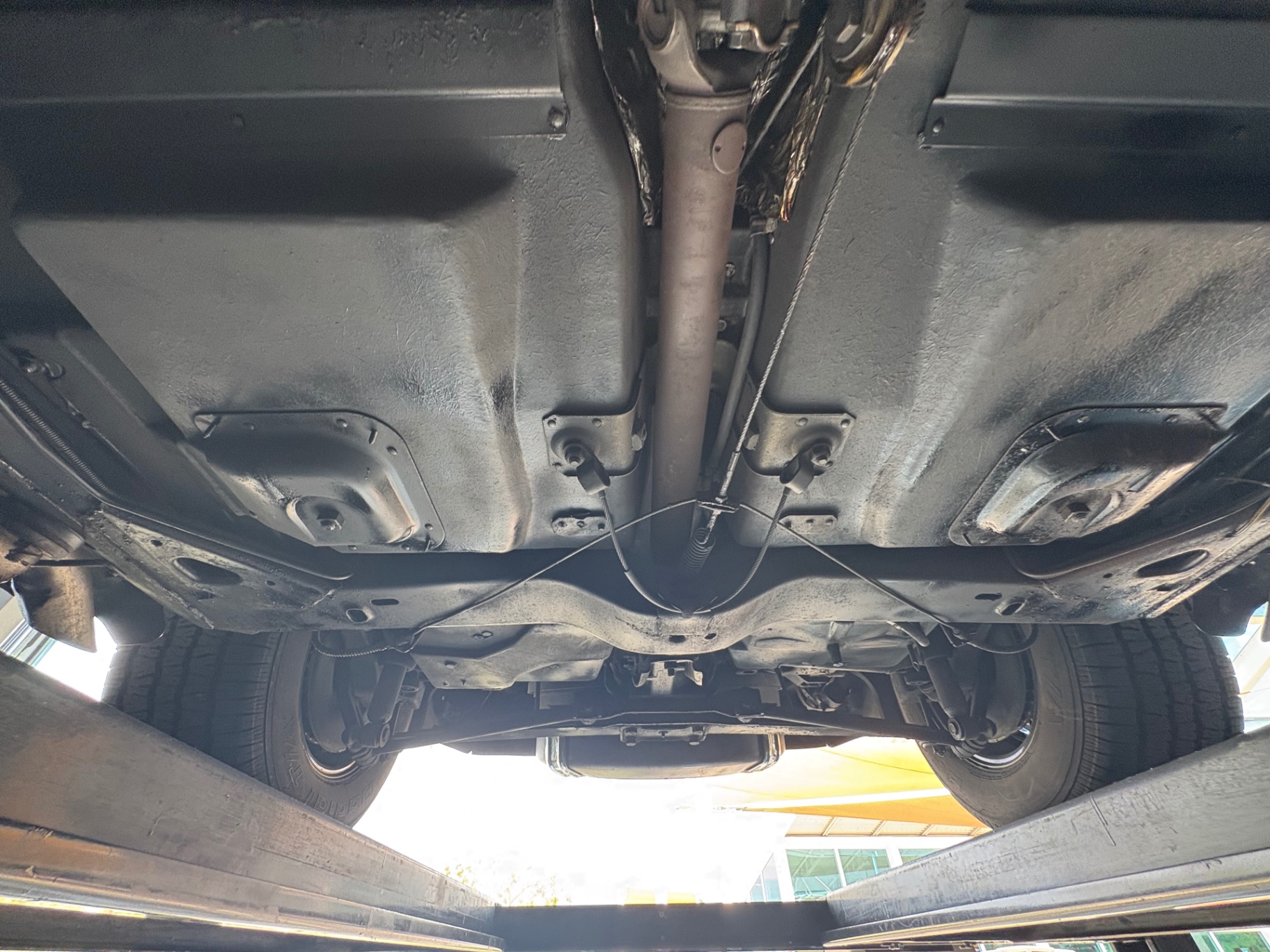 Vehicle photo 54