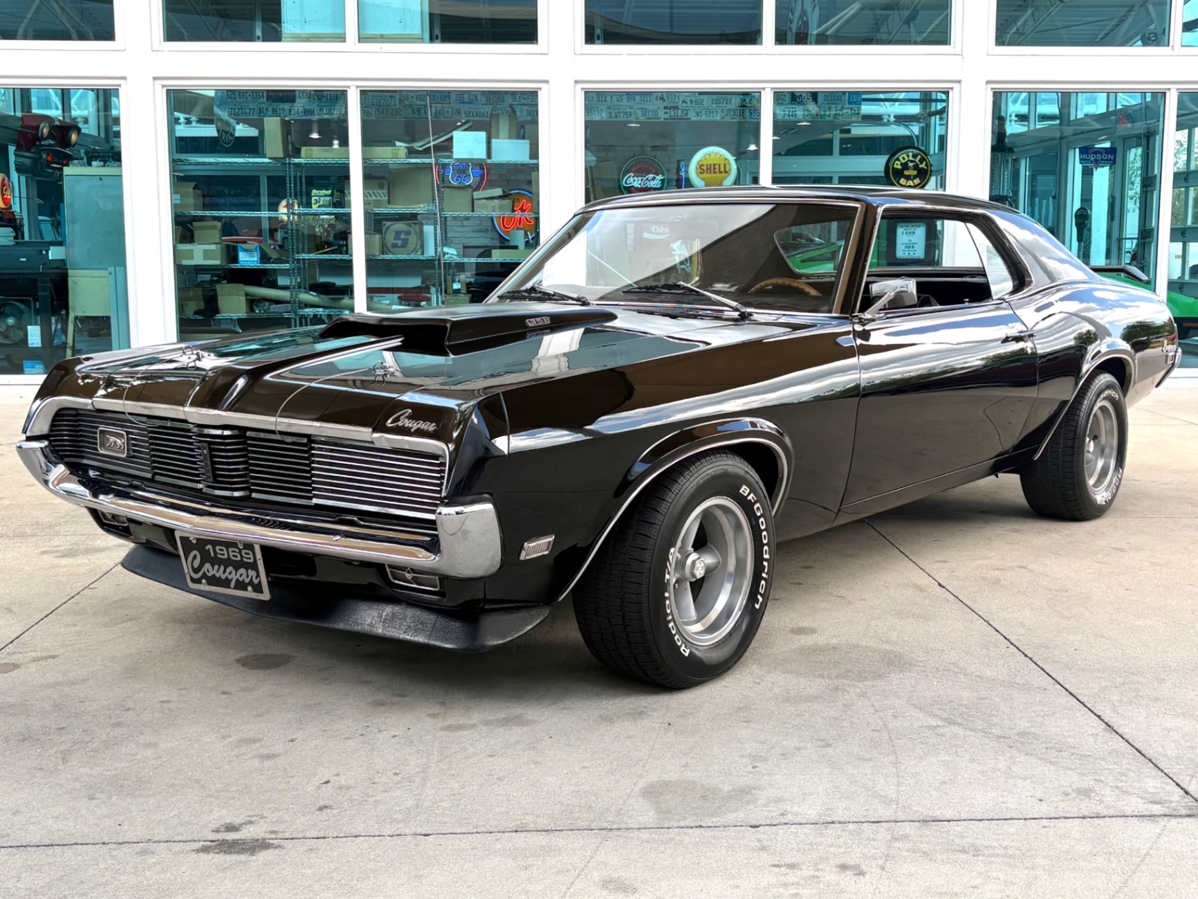 Vehicle photo 1