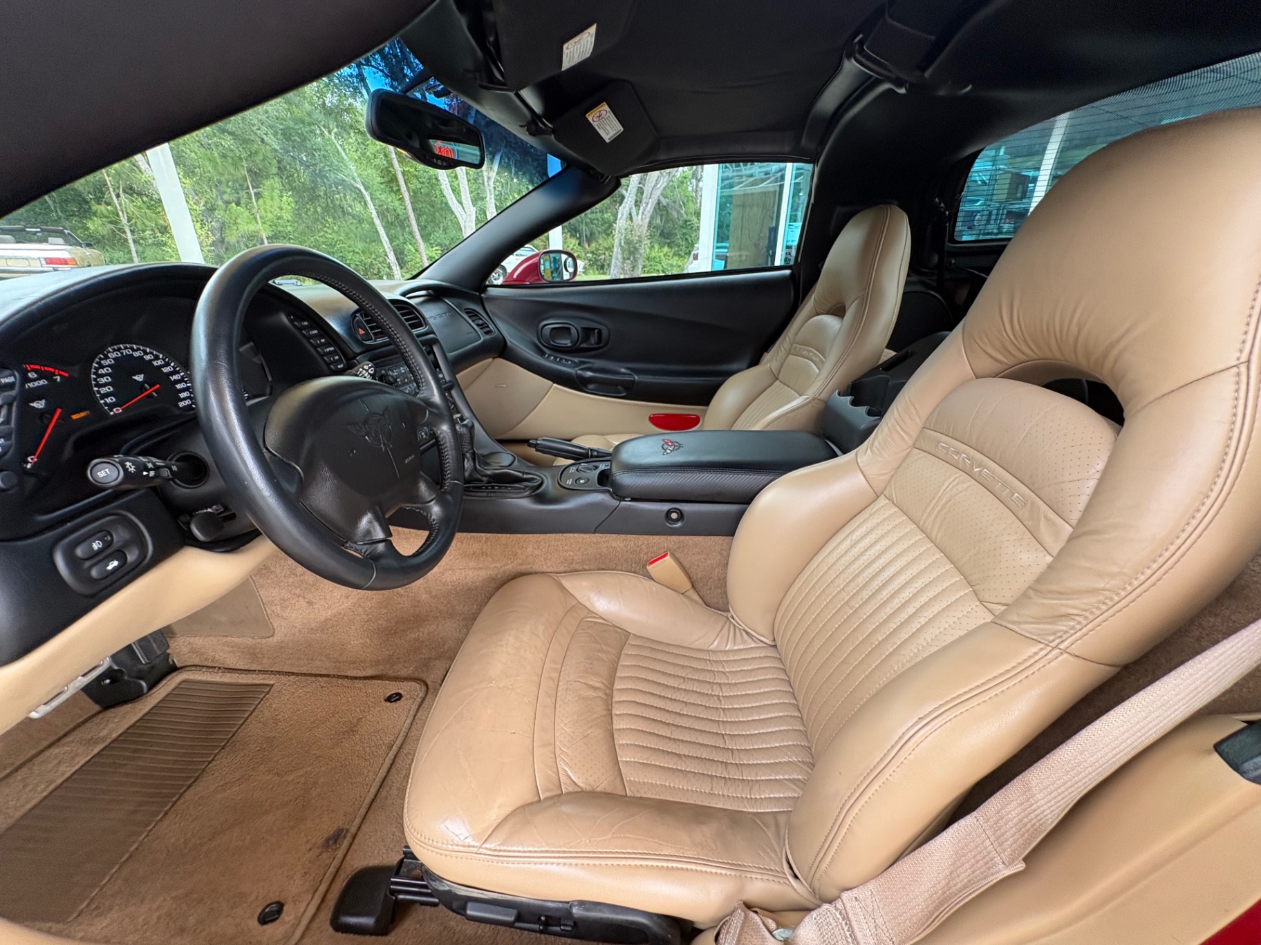 Vehicle photo 32