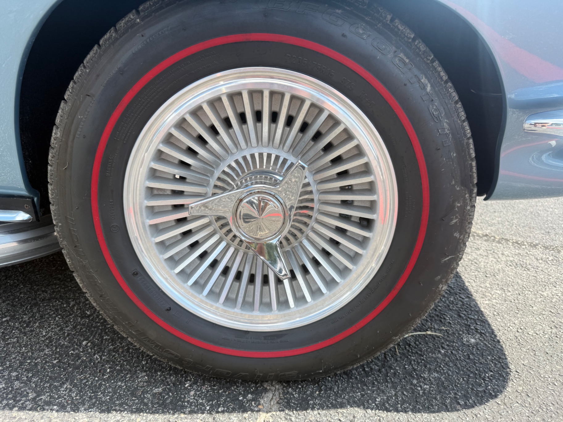 Vehicle photo 11