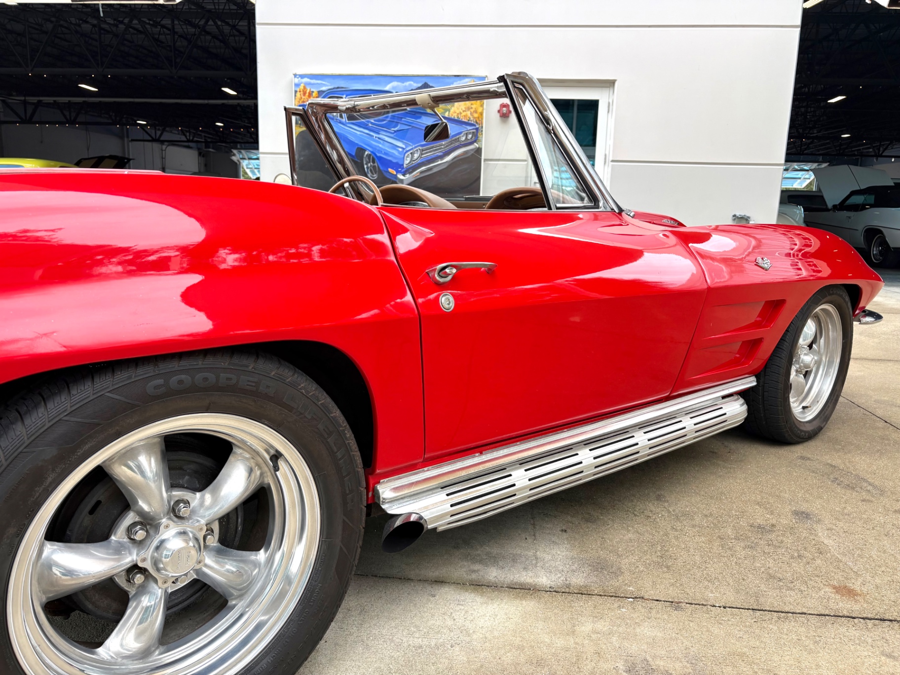 Vehicle photo 17