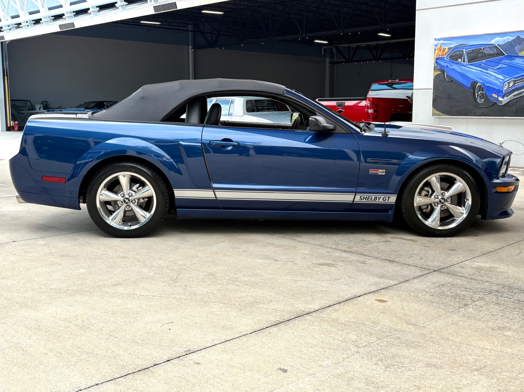 Vehicle photo 22