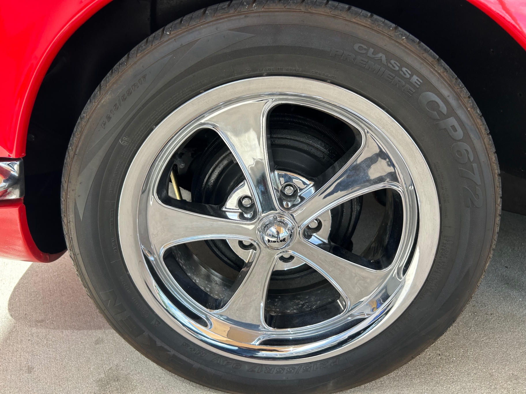 Vehicle photo 24