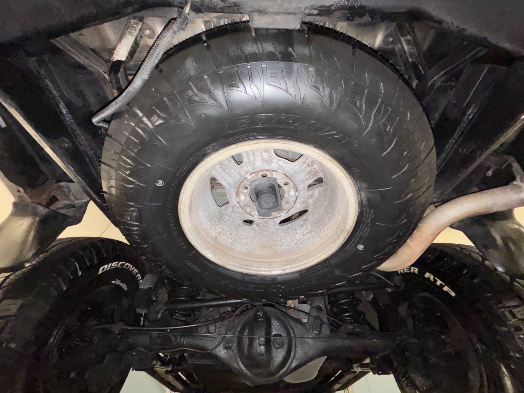 Vehicle photo 37