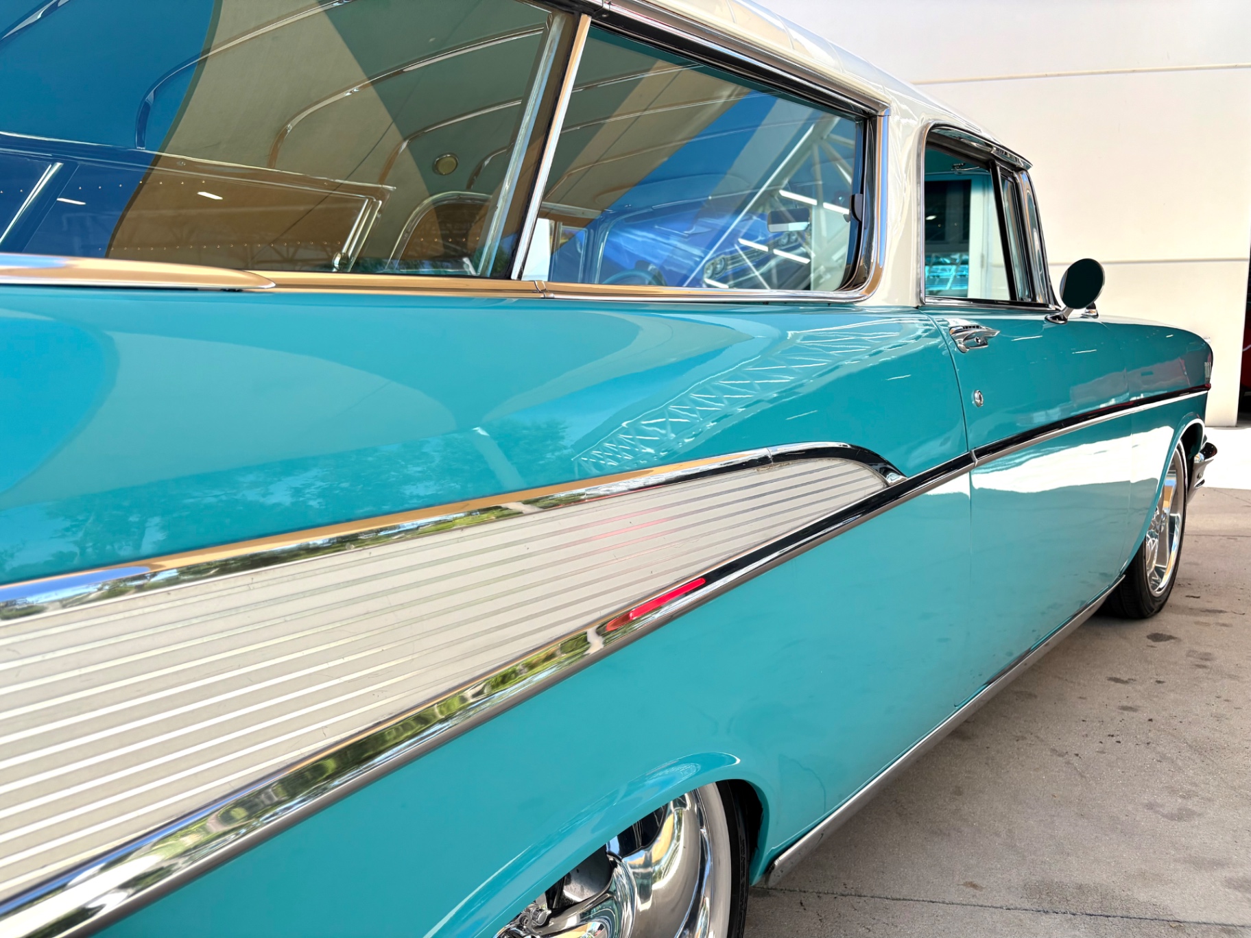 Vehicle photo 16