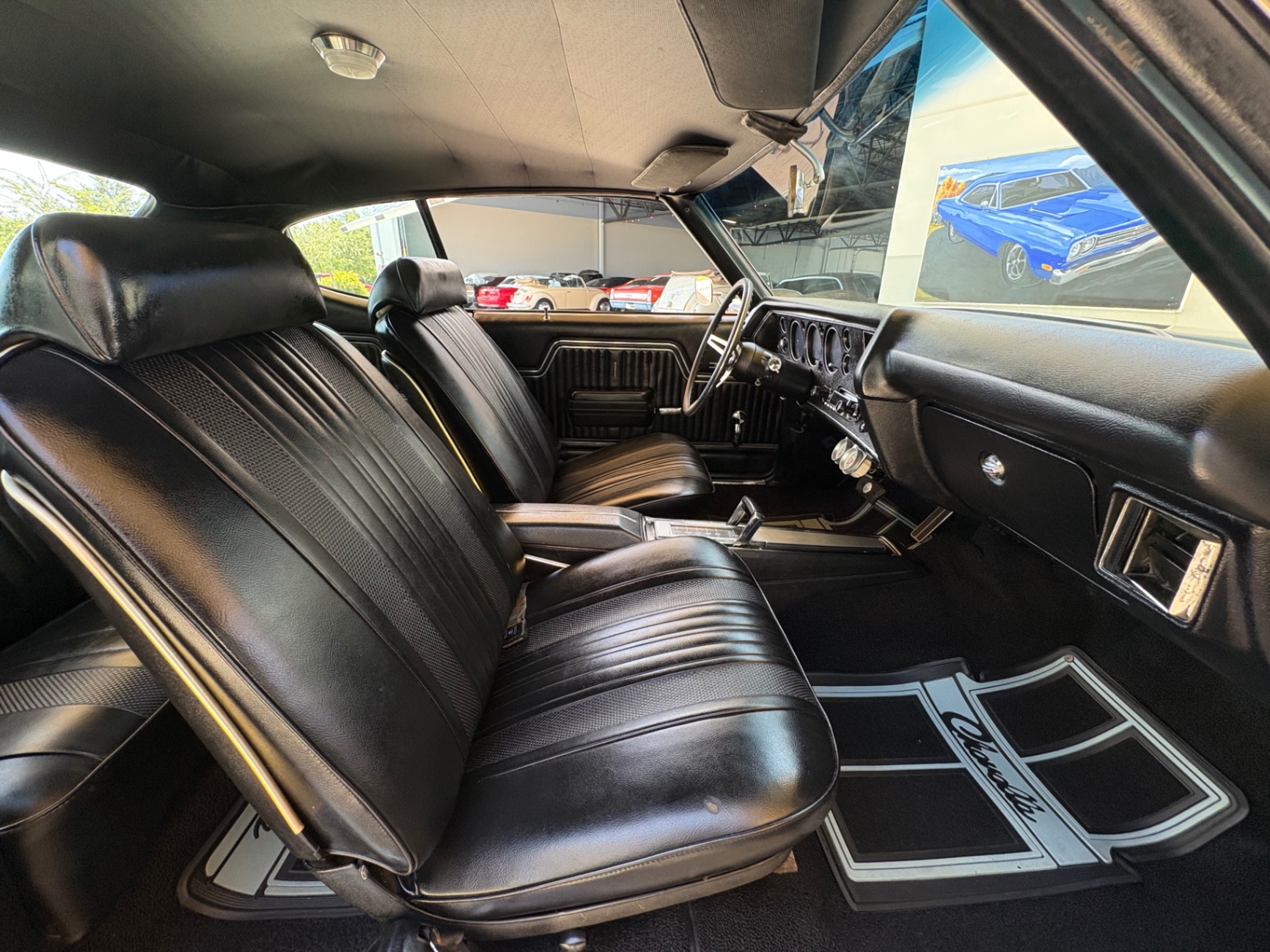 Vehicle photo 46