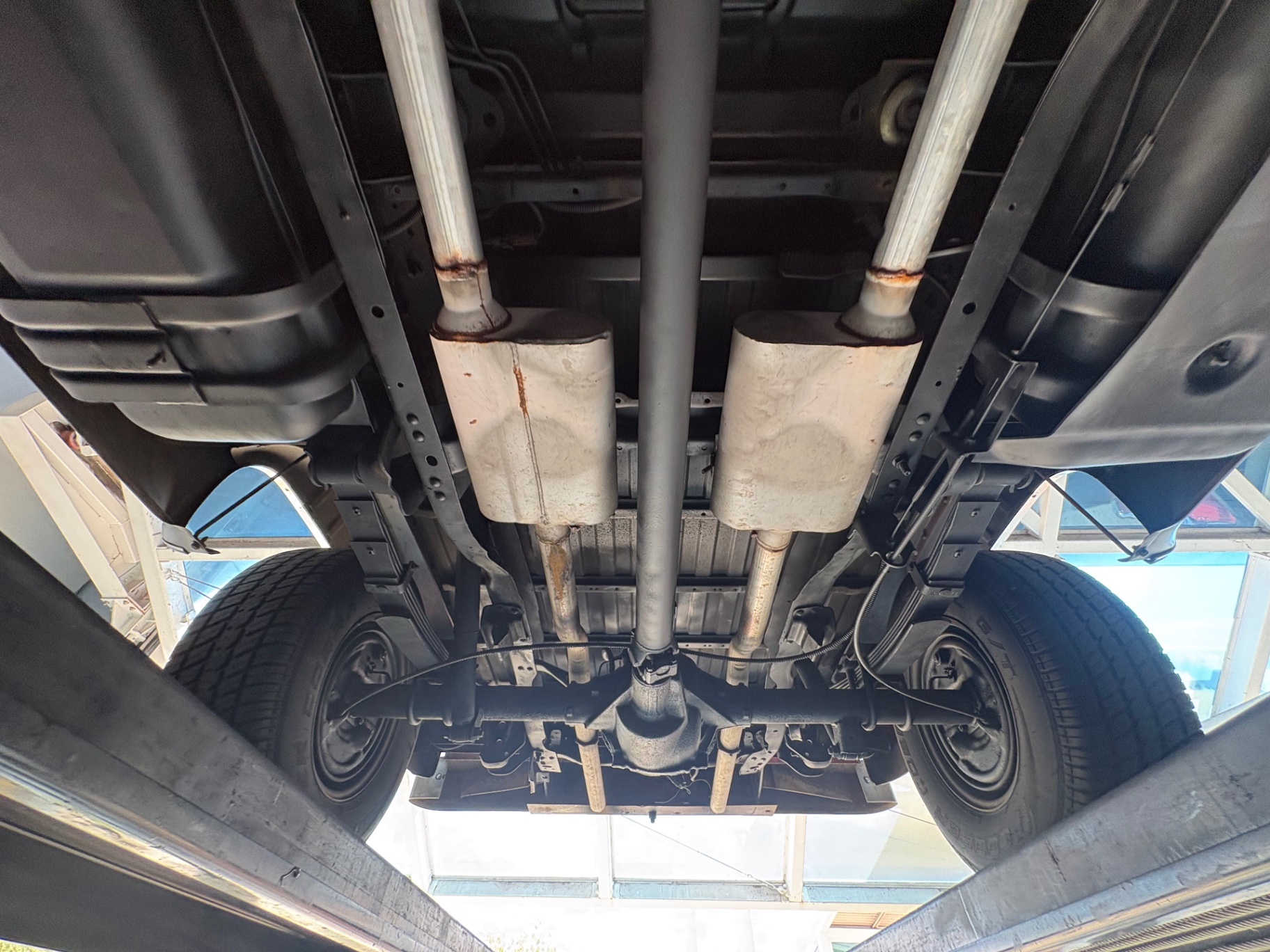 Vehicle photo 57