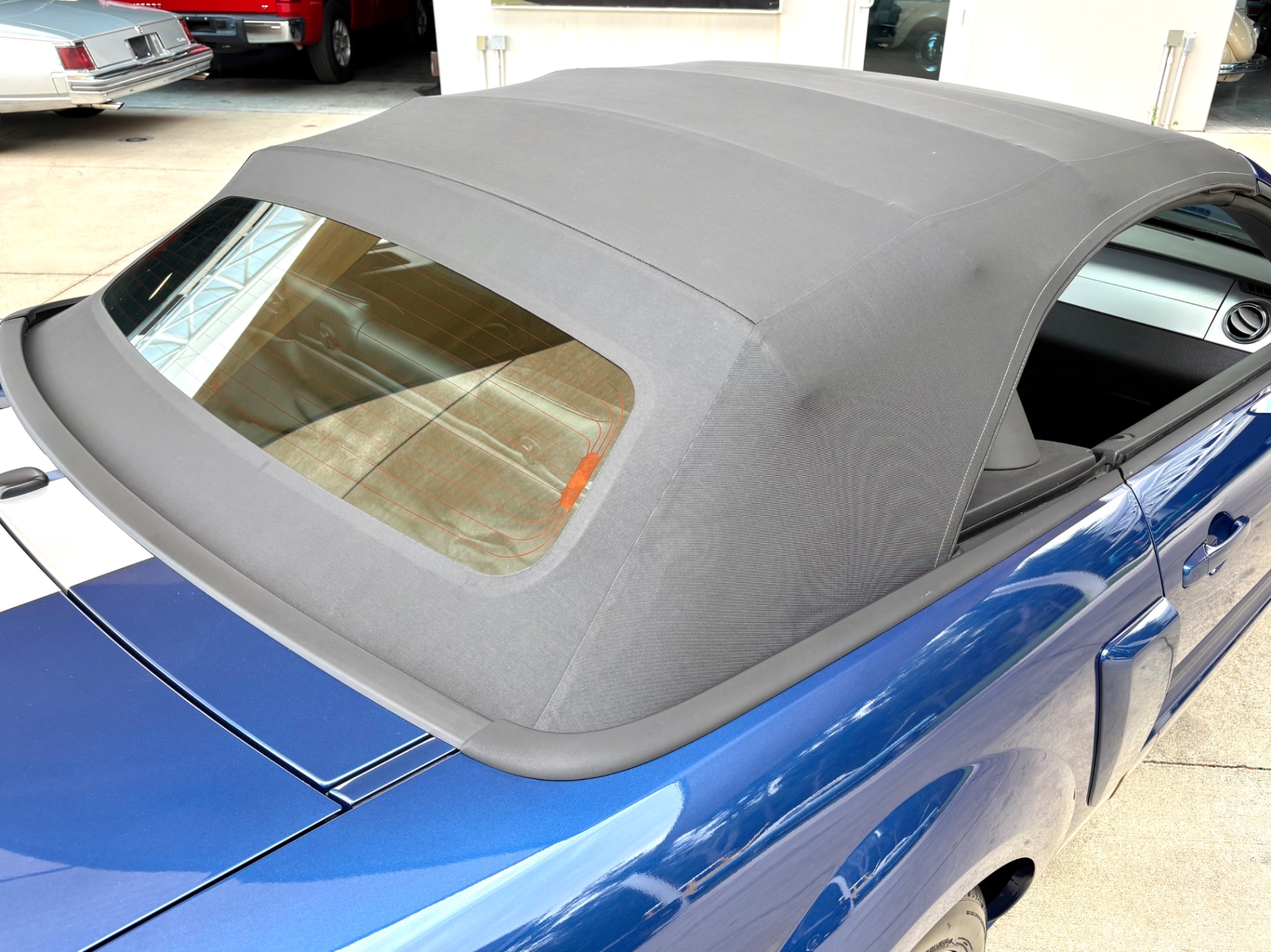 Vehicle photo 26