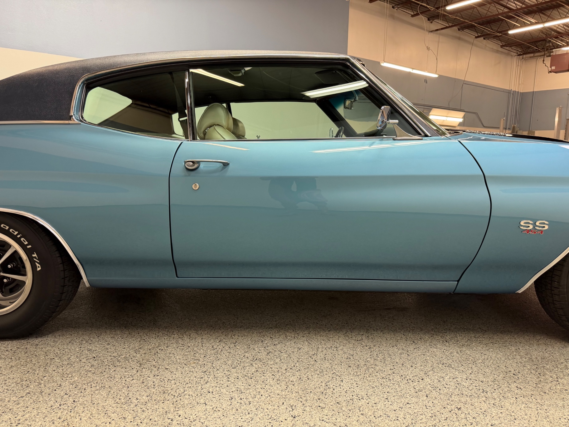 Vehicle photo 50