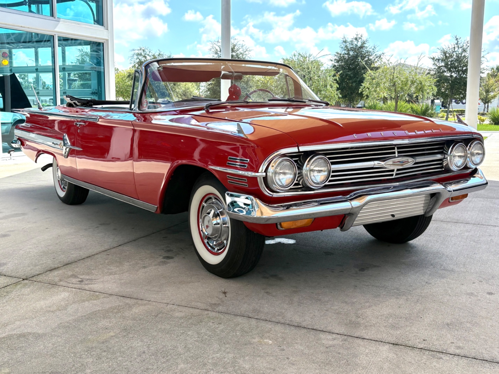 Vehicle photo 3