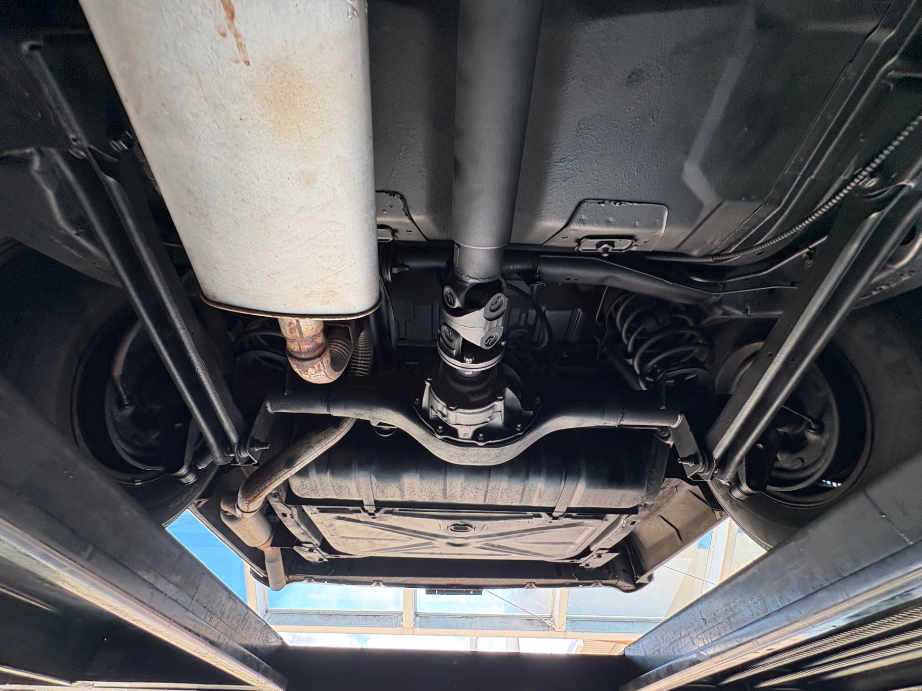 Vehicle photo 59