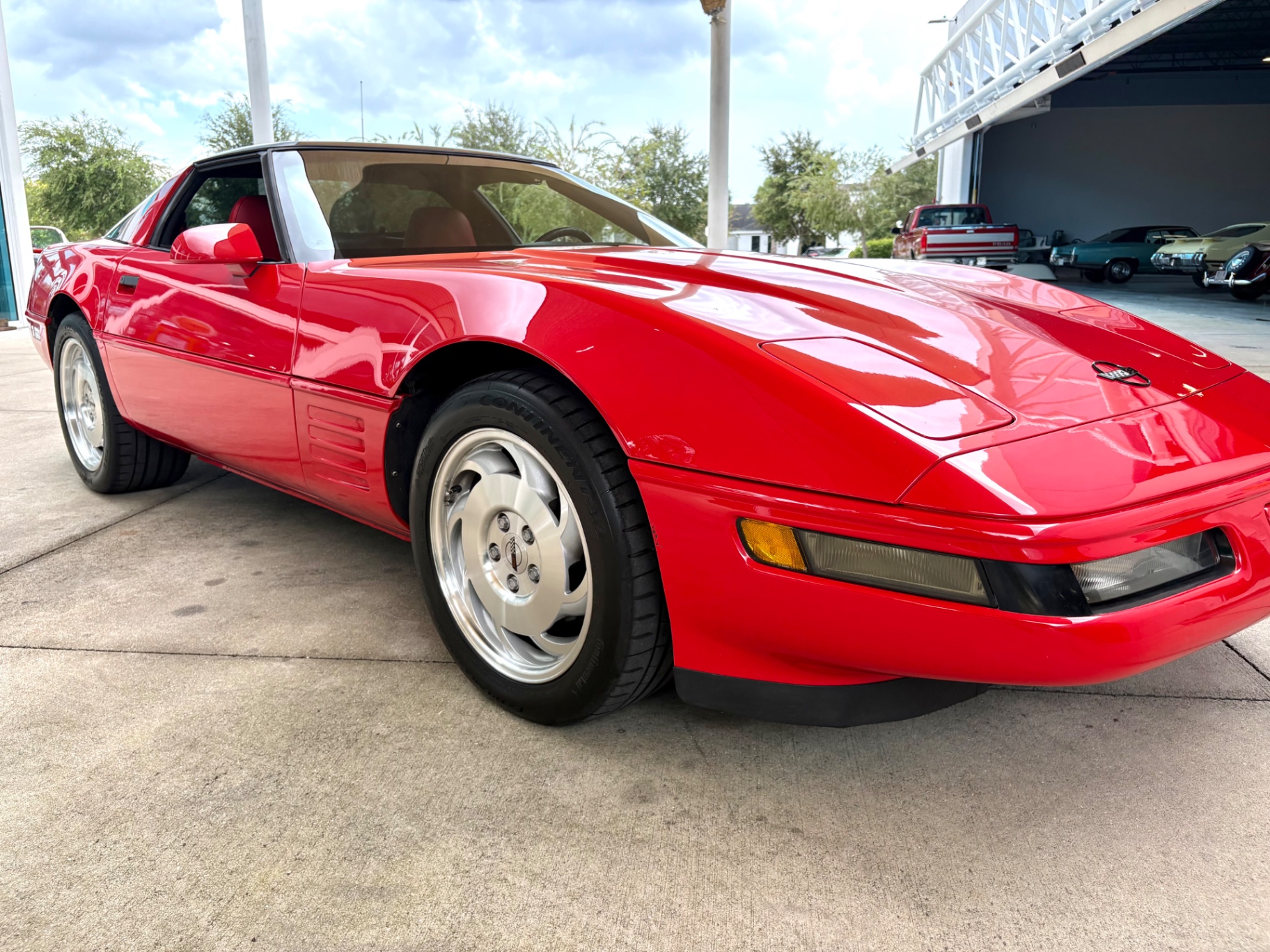 Vehicle photo 20