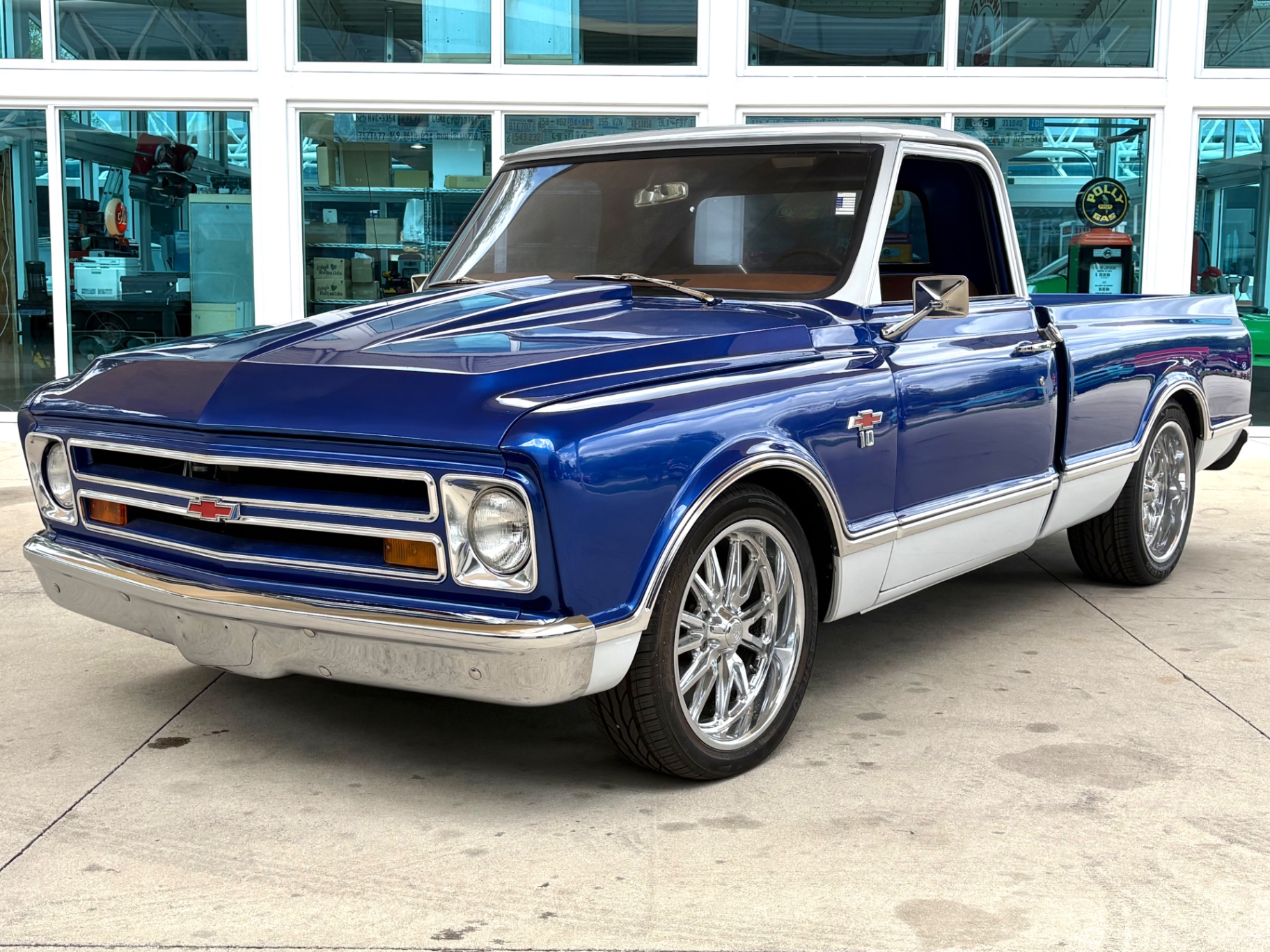 Vehicle photo 1