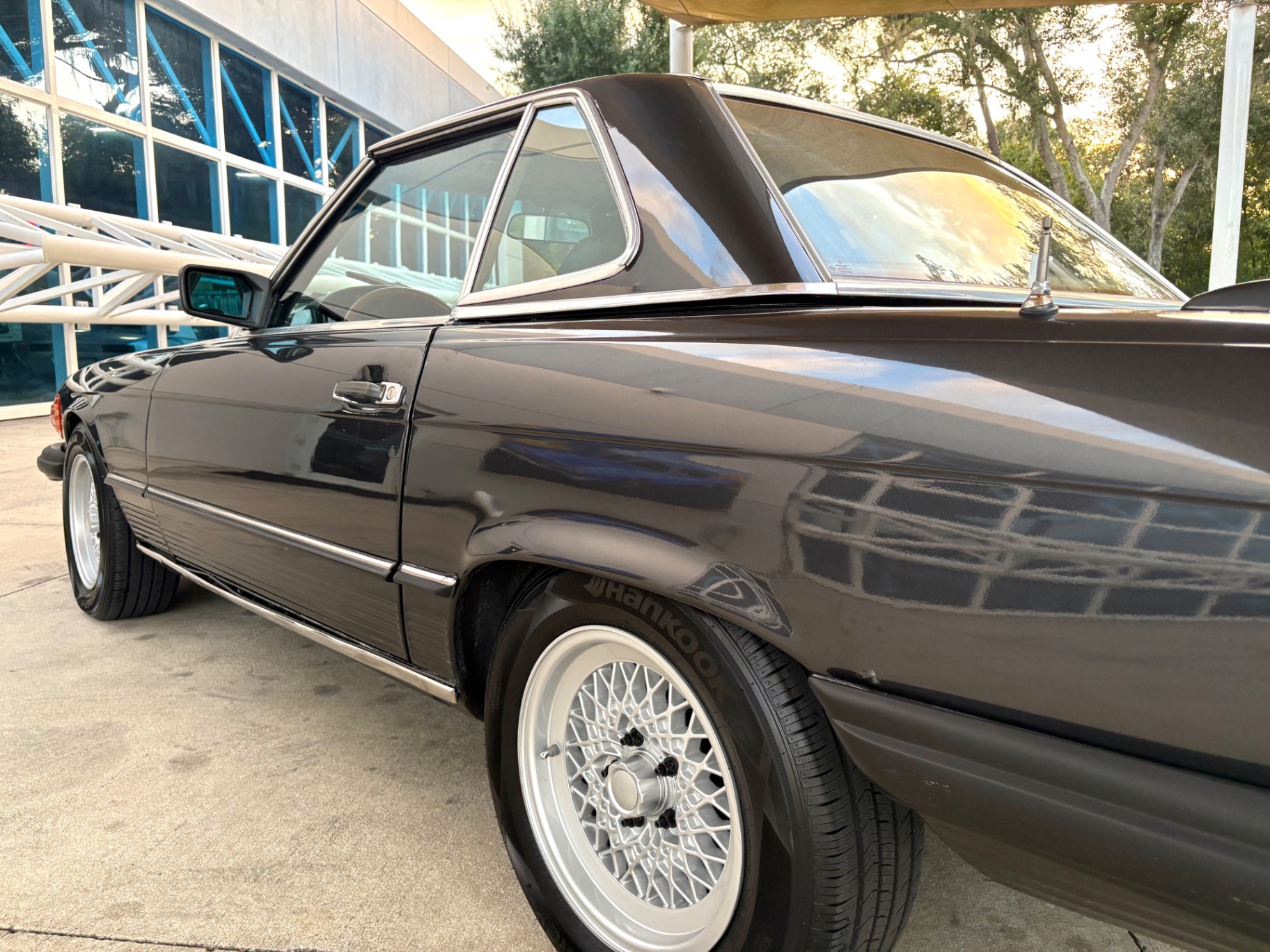 Vehicle photo 14