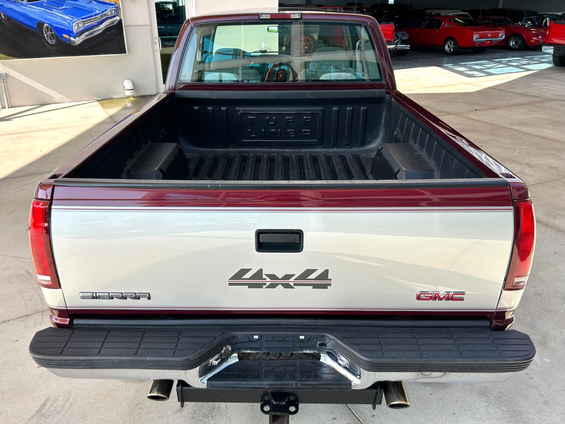 Vehicle photo 7
