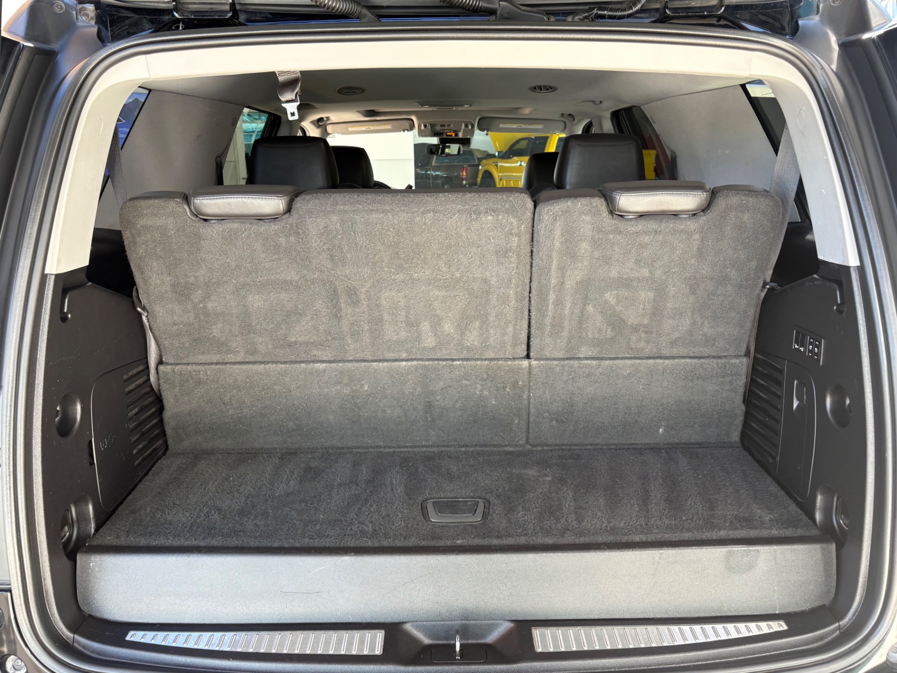Vehicle photo 8