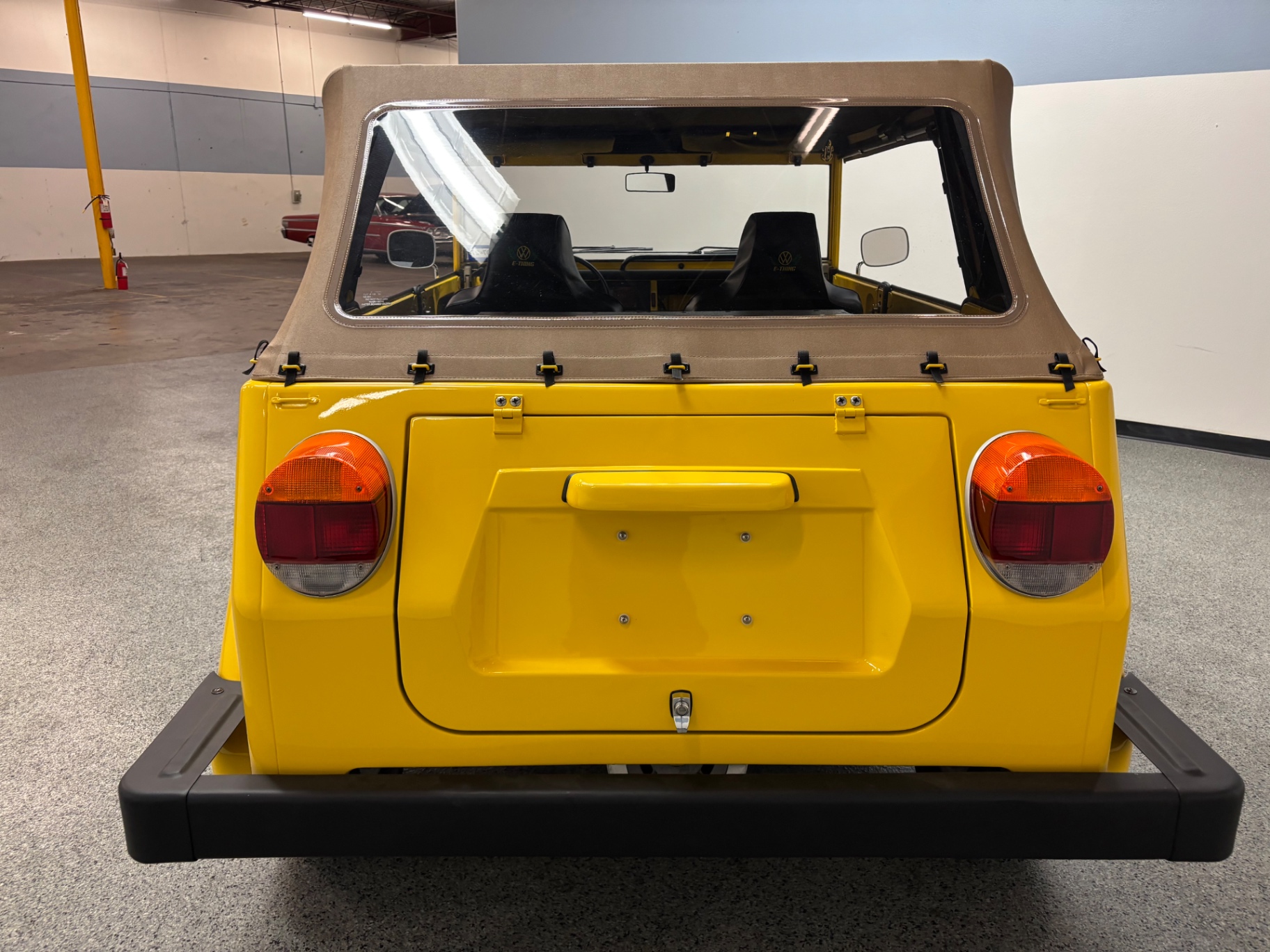 Vehicle photo 6