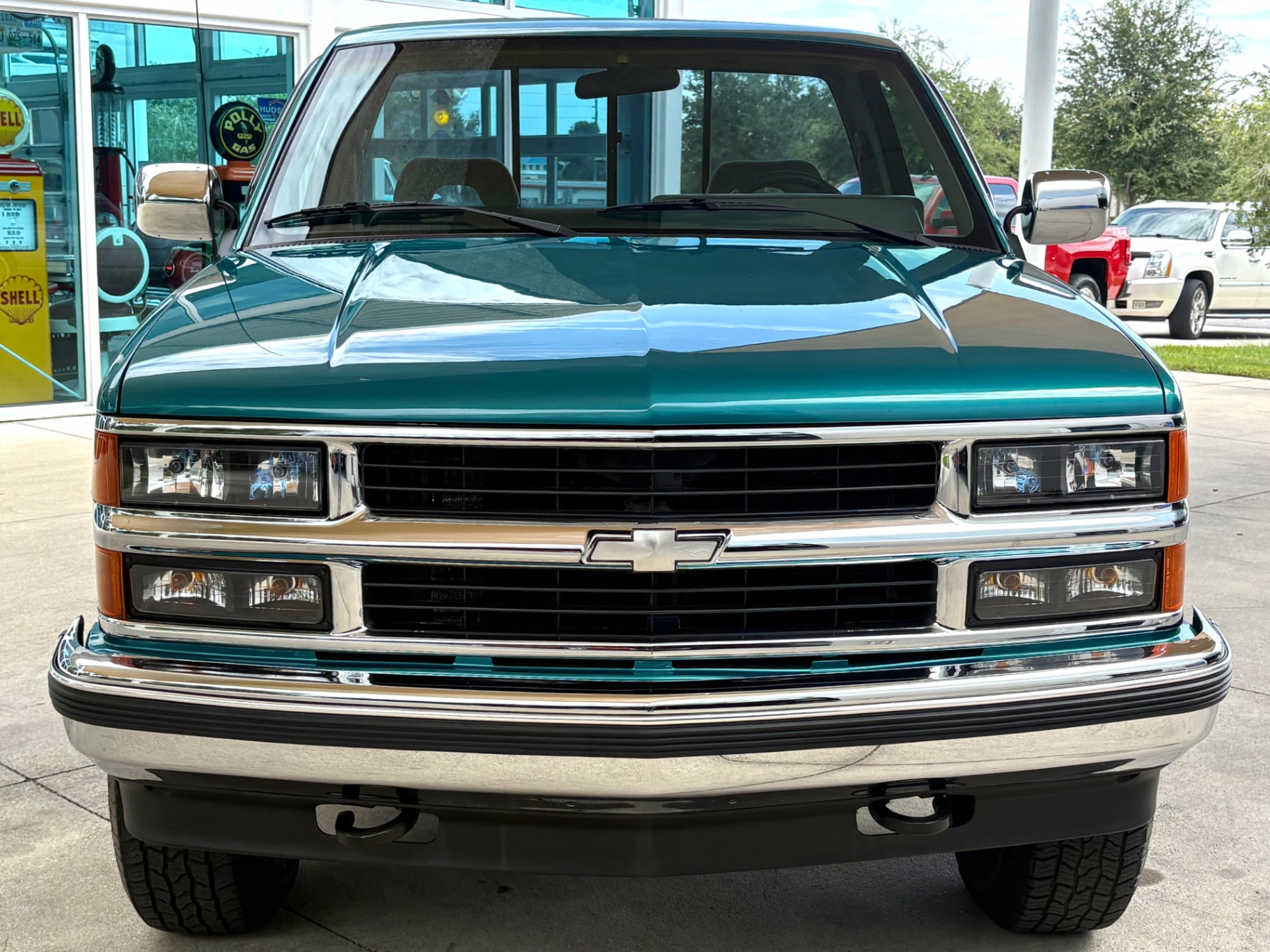 Vehicle photo 2
