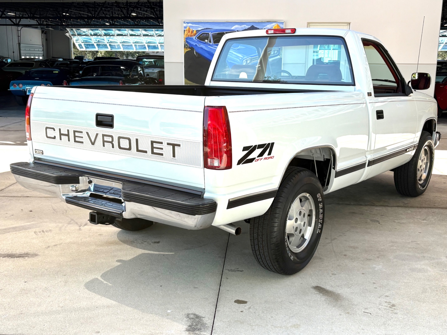 Vehicle photo 5