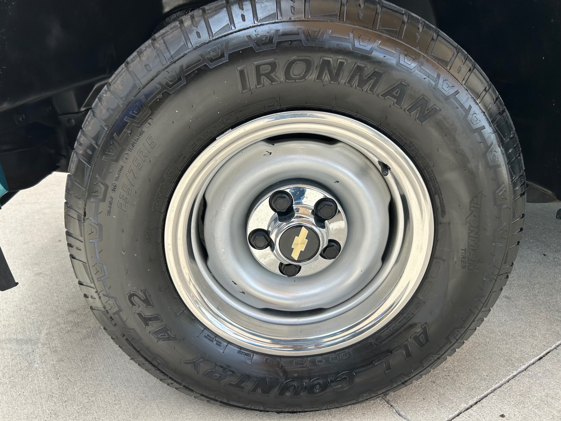 Vehicle photo 19