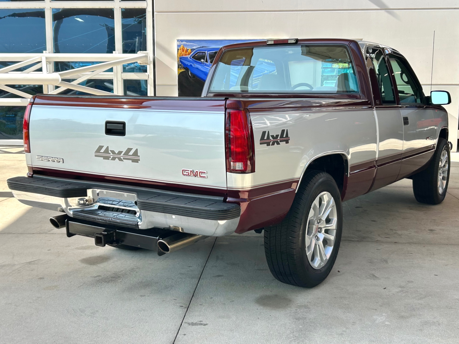 Vehicle photo 5