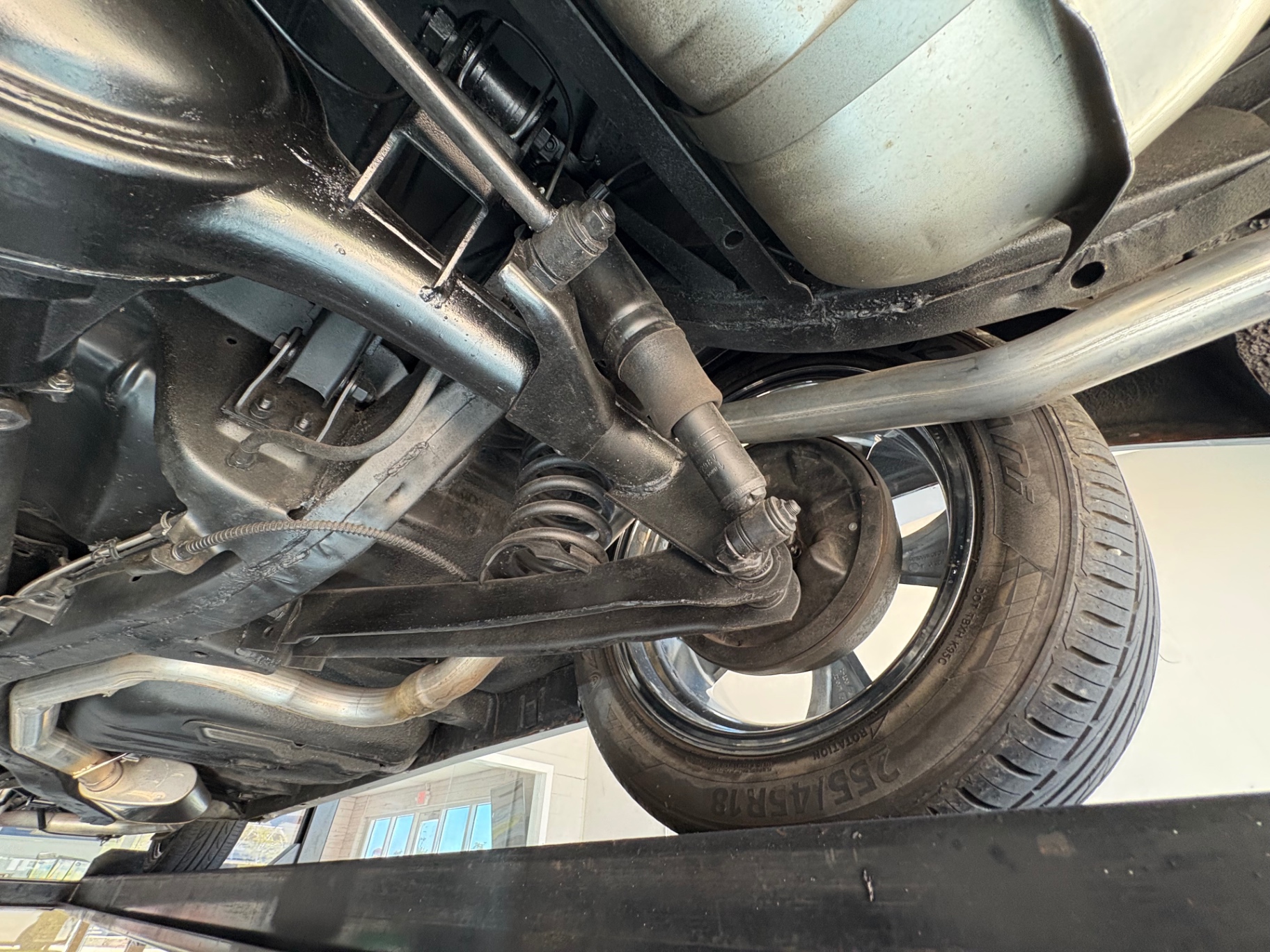 Vehicle photo 52