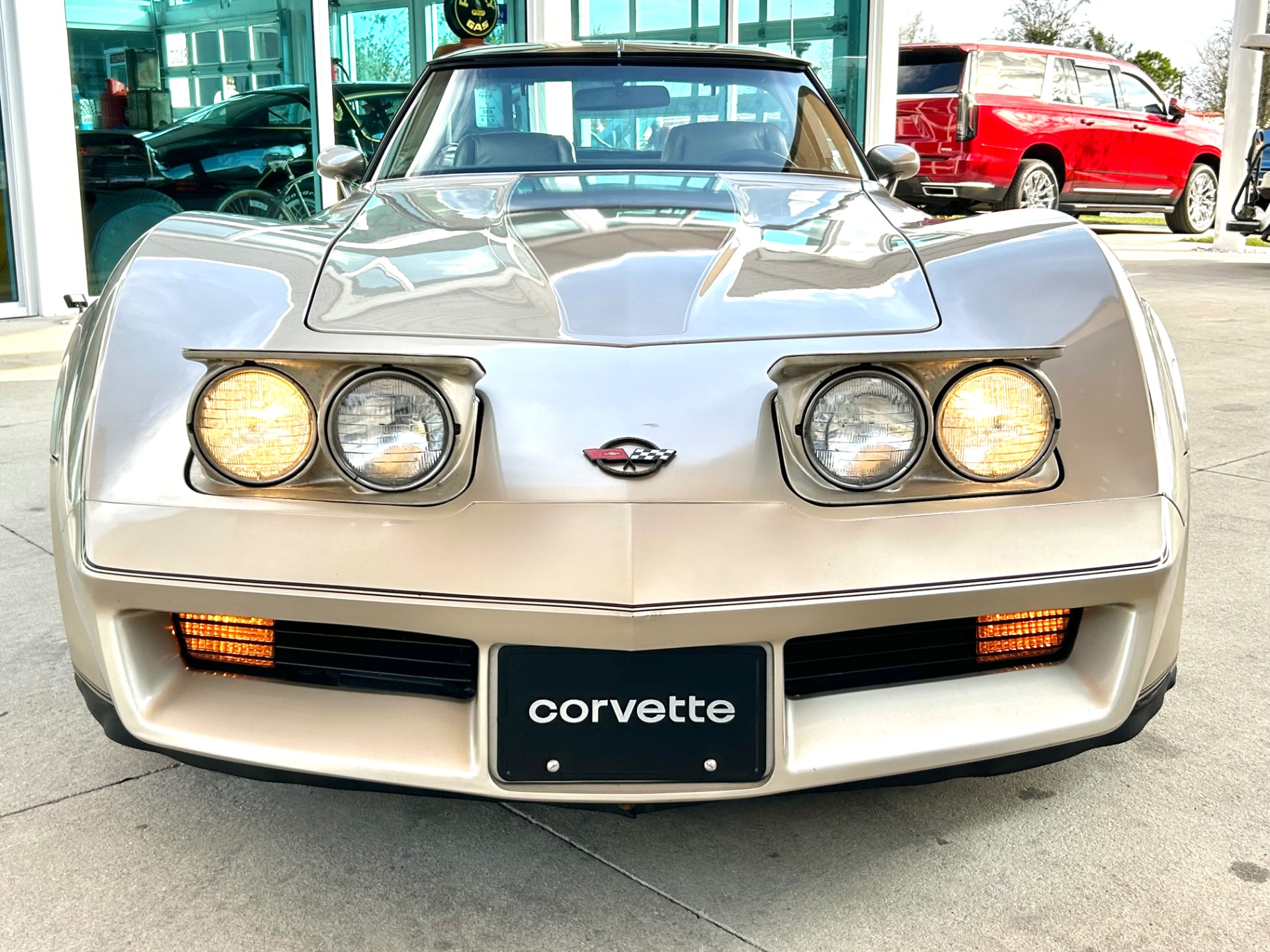 Vehicle photo 3