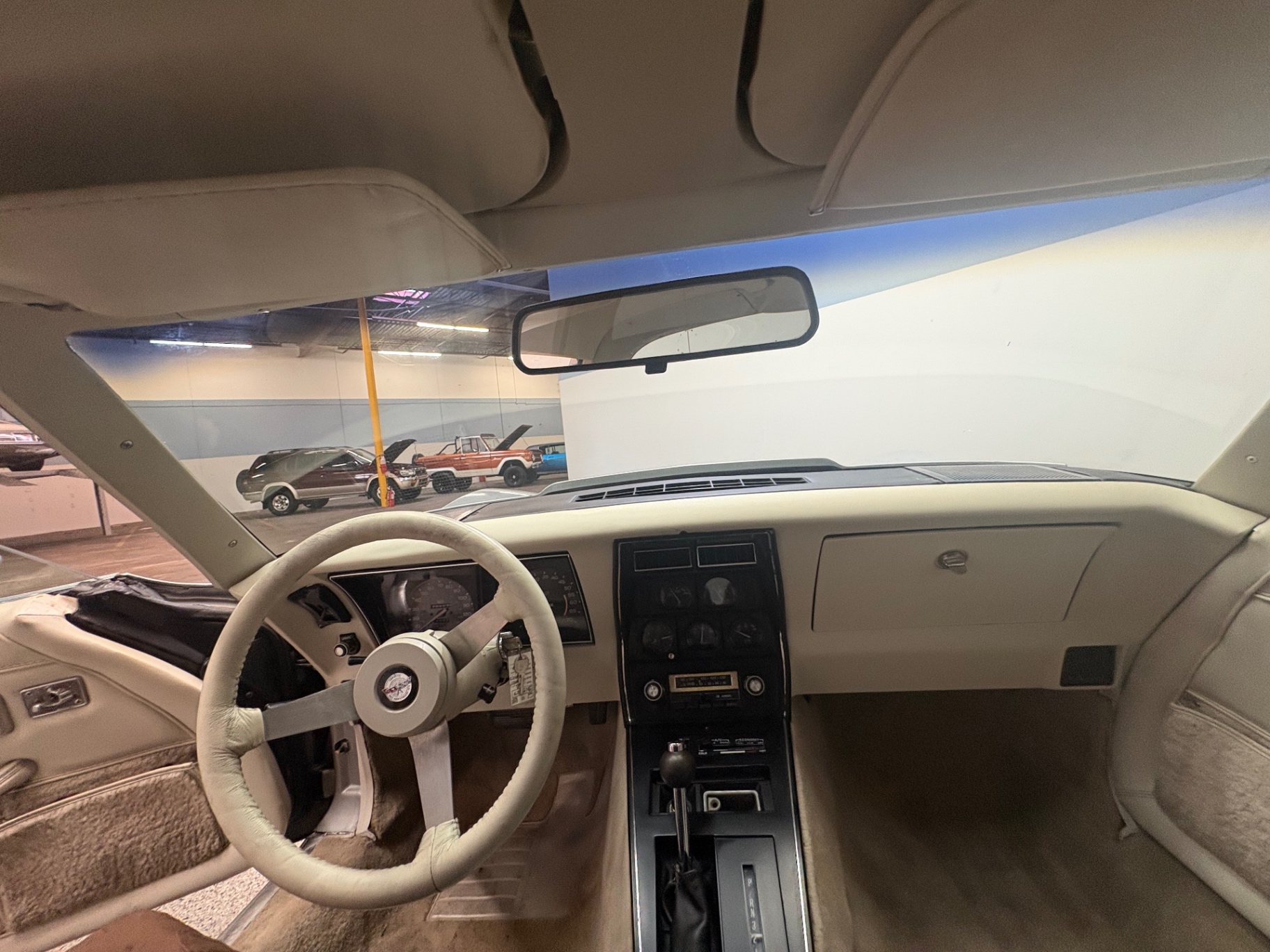 Vehicle photo 31