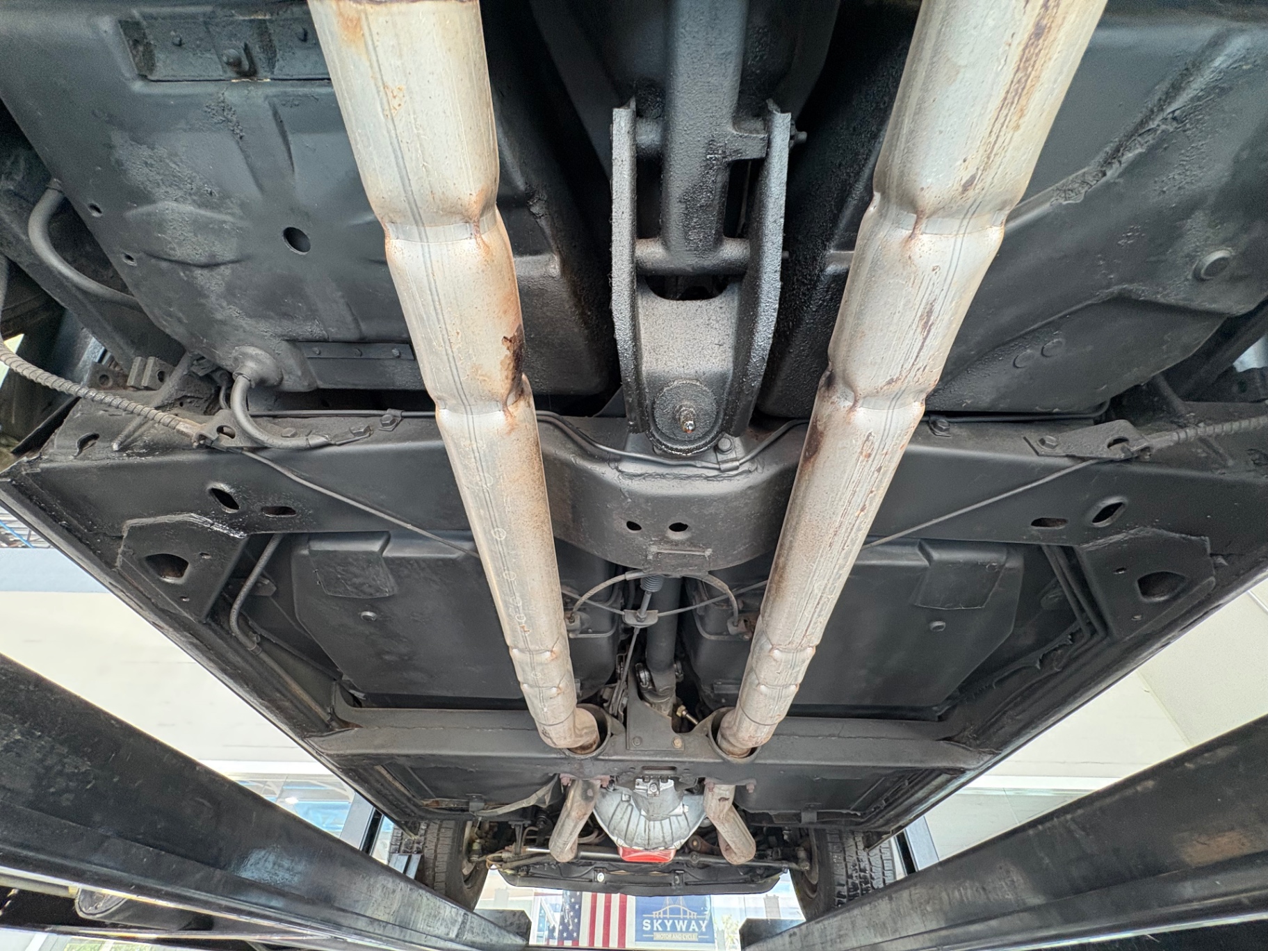 Vehicle photo 43