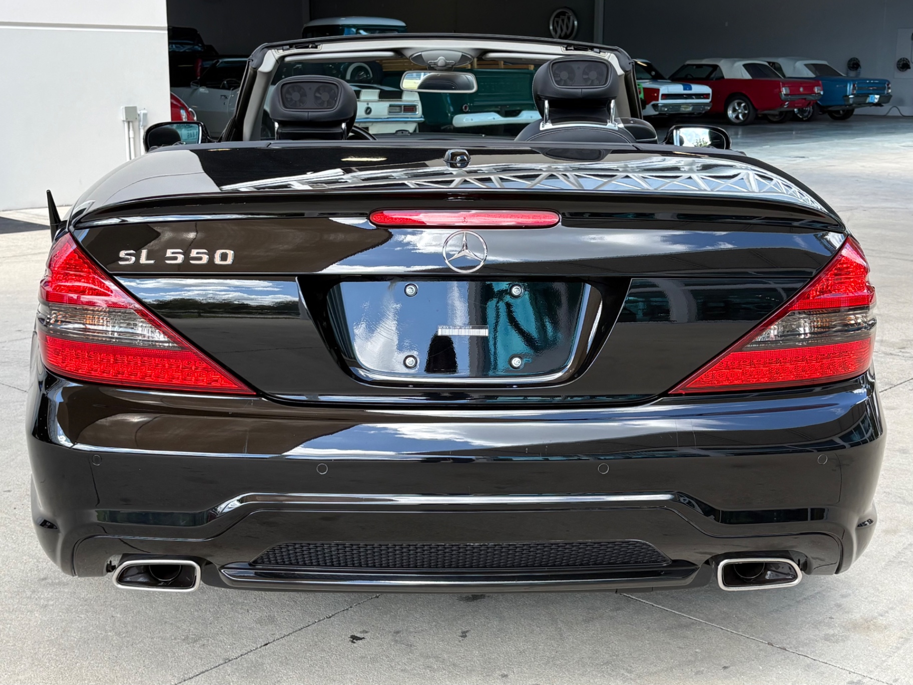 Vehicle photo 7