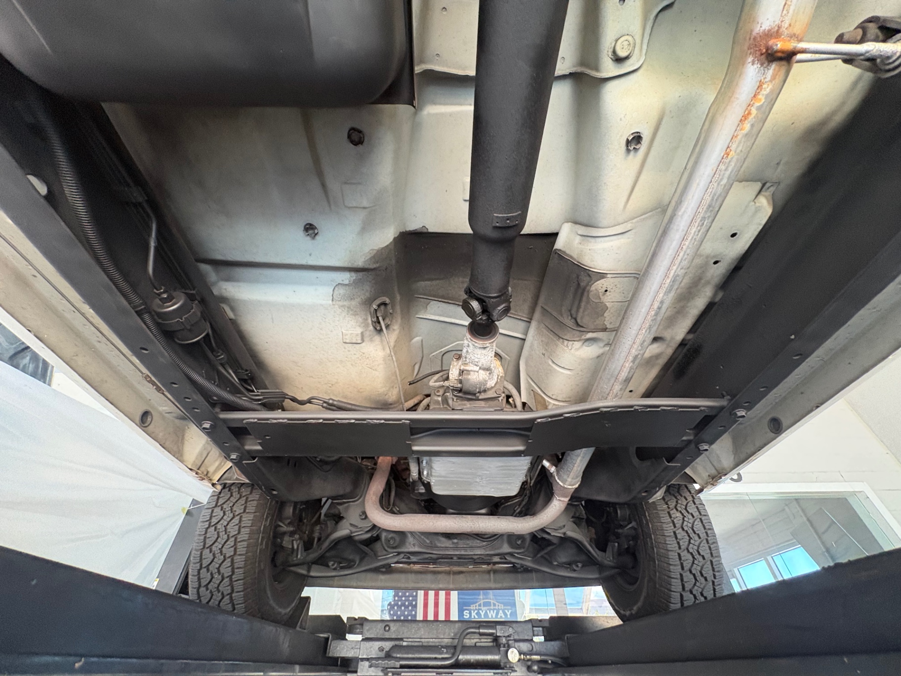 Vehicle photo 46
