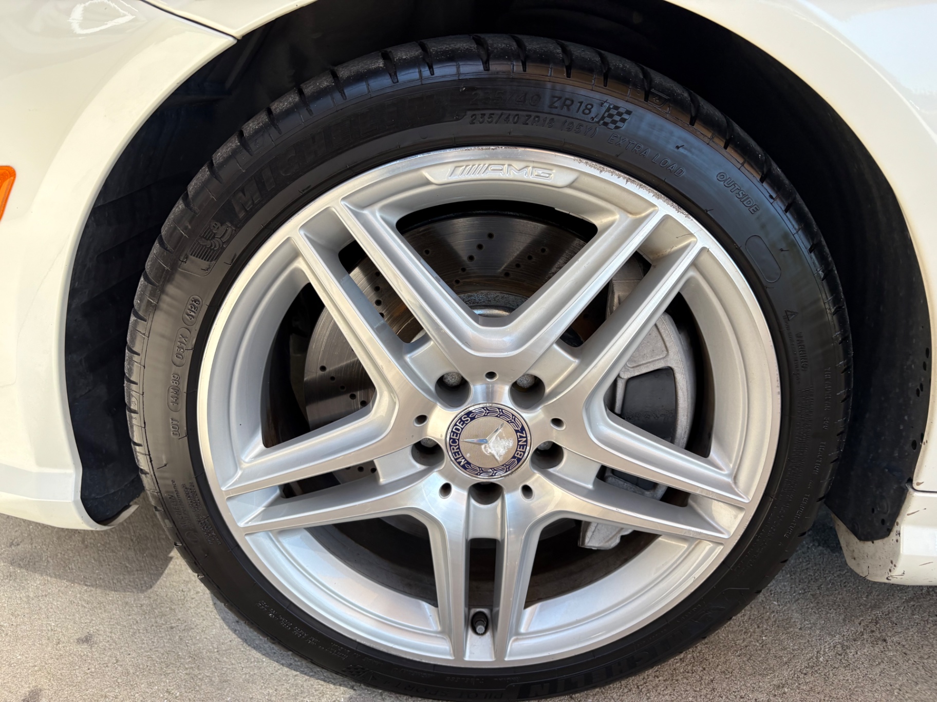 Vehicle photo 25