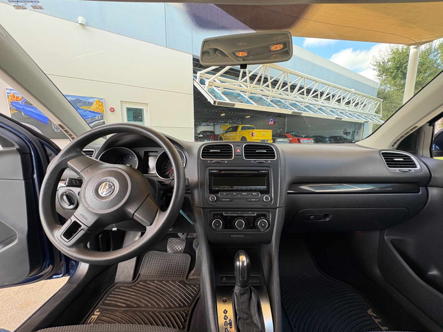 Vehicle photo 35