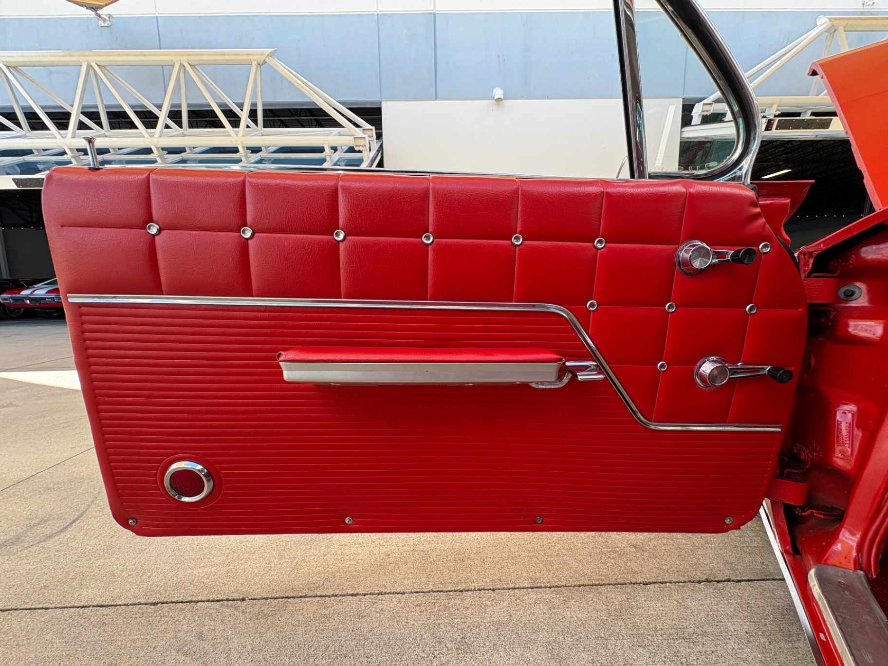 Vehicle photo 32