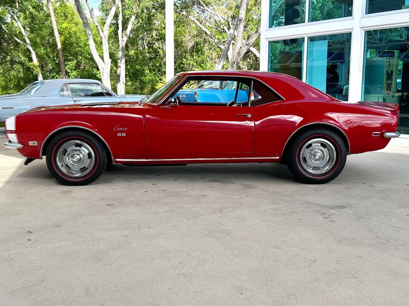 Vehicle photo 11