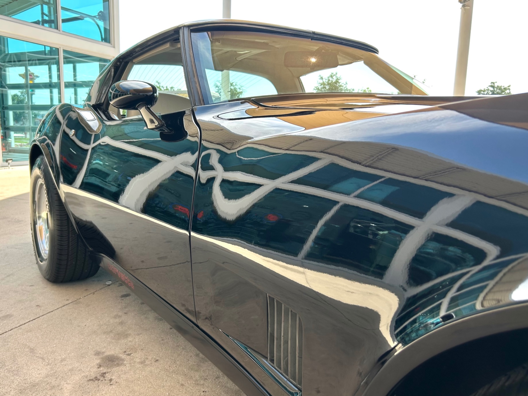 Vehicle photo 16