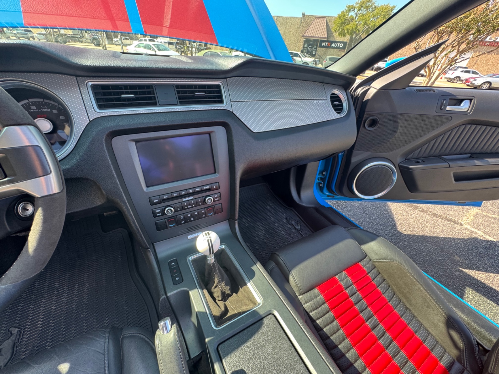Vehicle photo 53