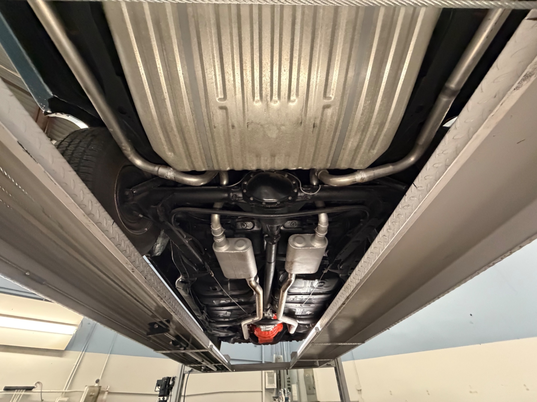 Vehicle photo 123
