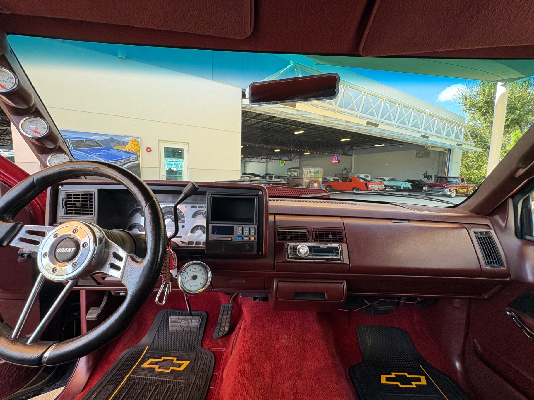 Vehicle photo 31