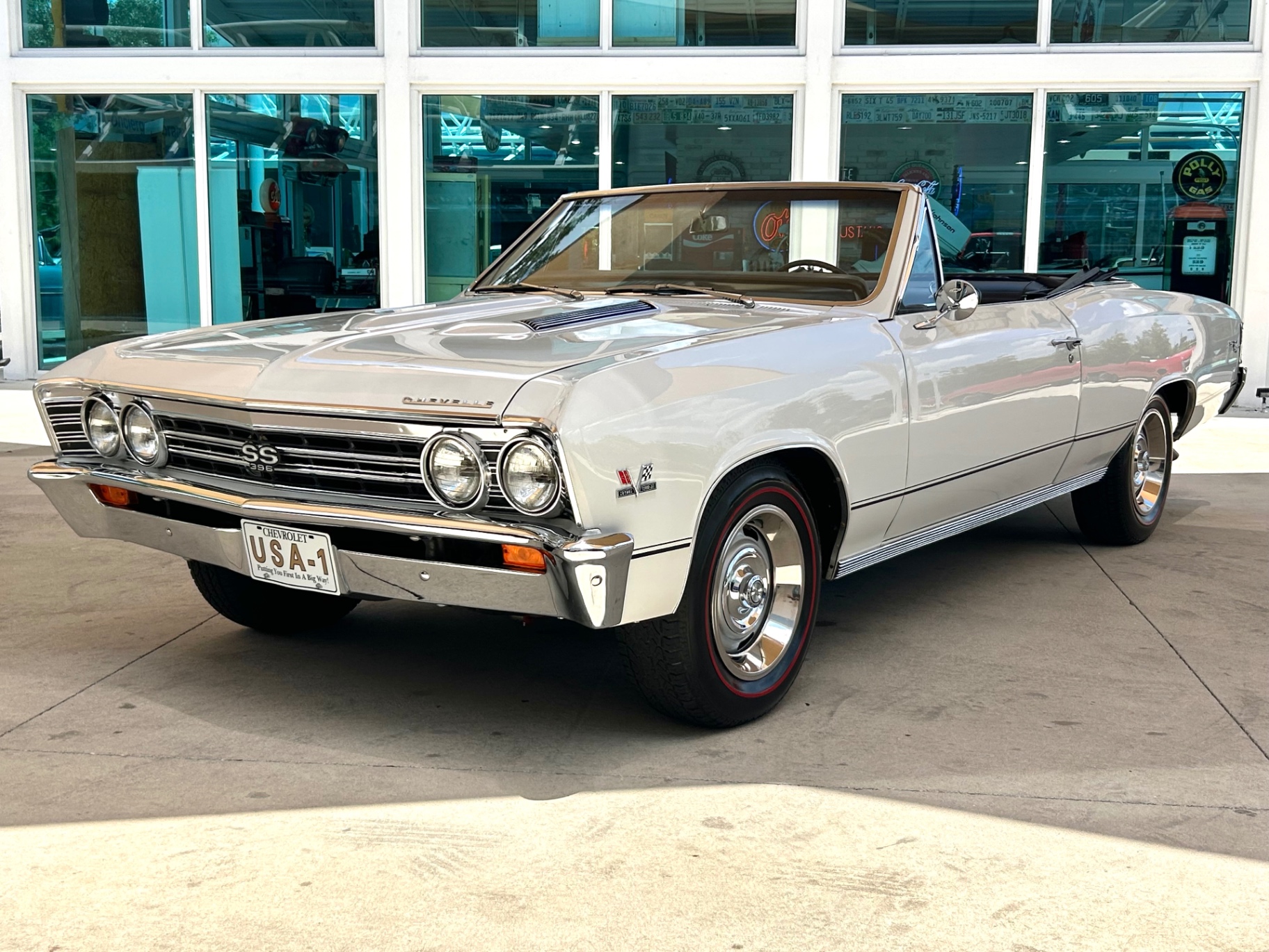 Vehicle photo 12