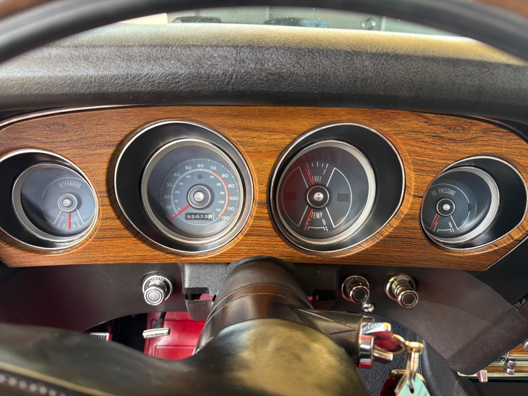 Vehicle photo 37