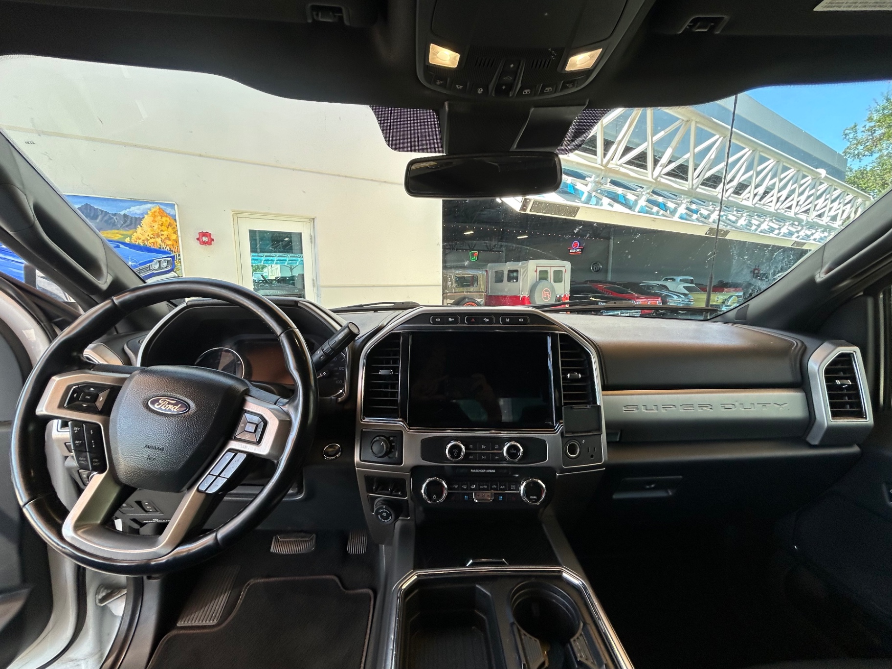 Vehicle photo 33