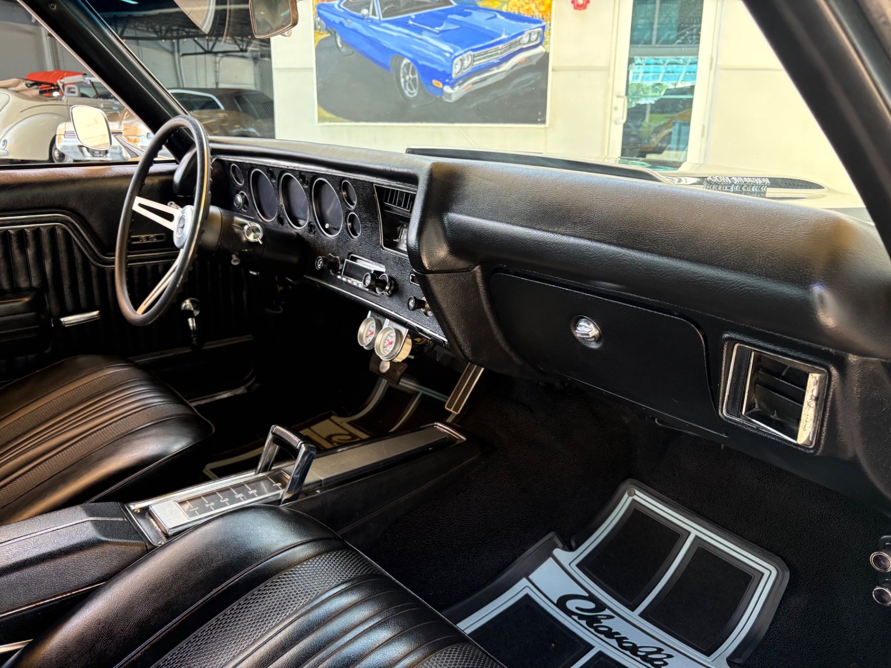 Vehicle photo 45
