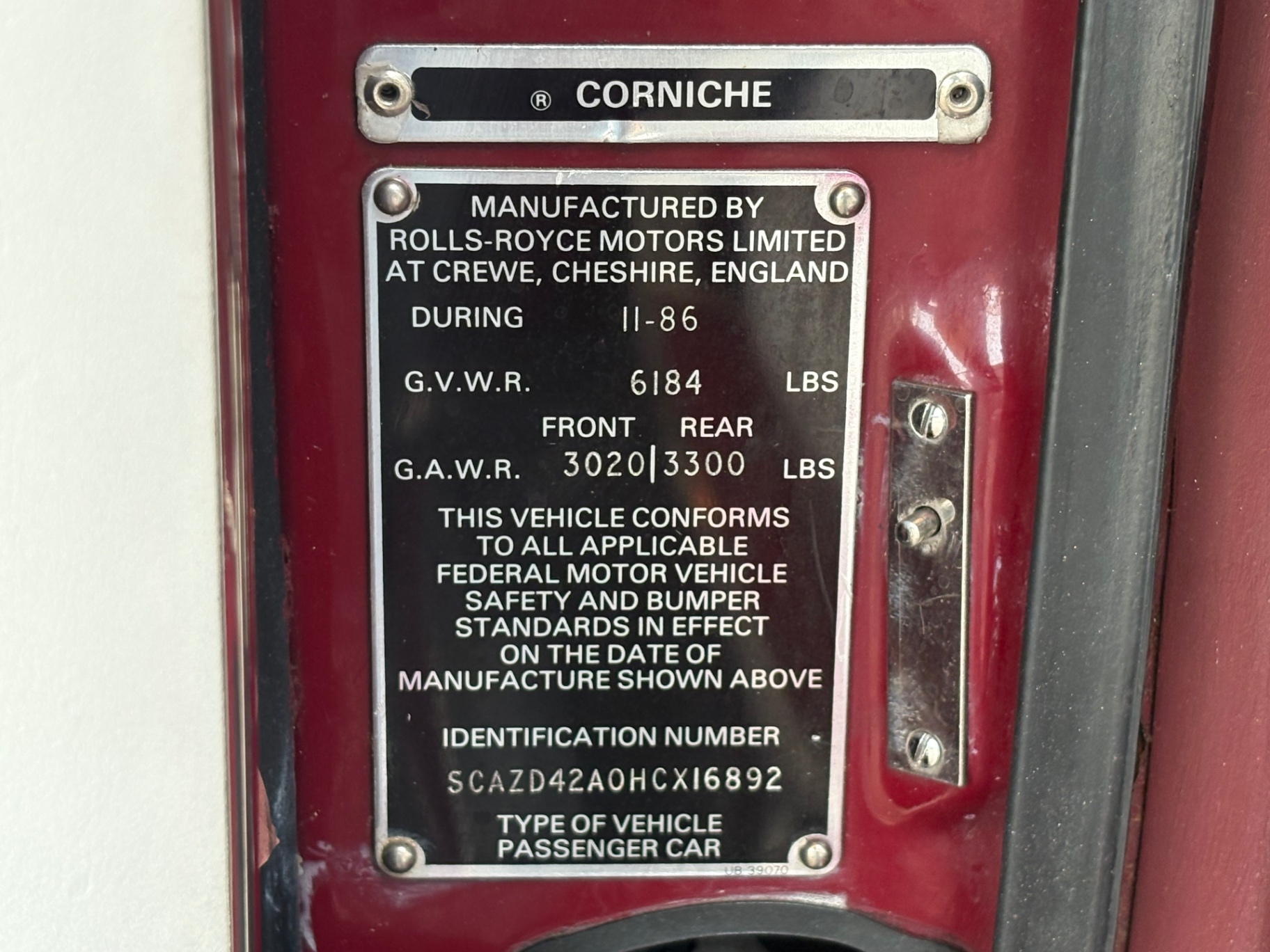 Vehicle photo 30