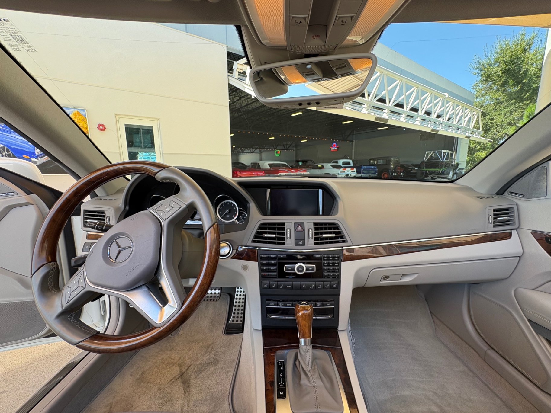 Vehicle photo 38