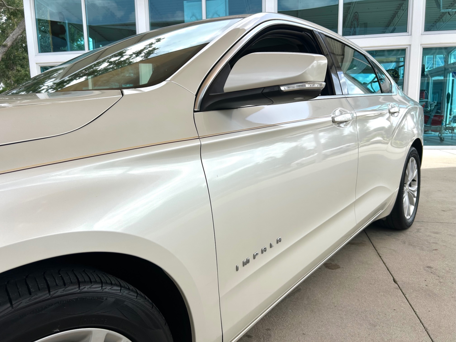 Vehicle photo 11