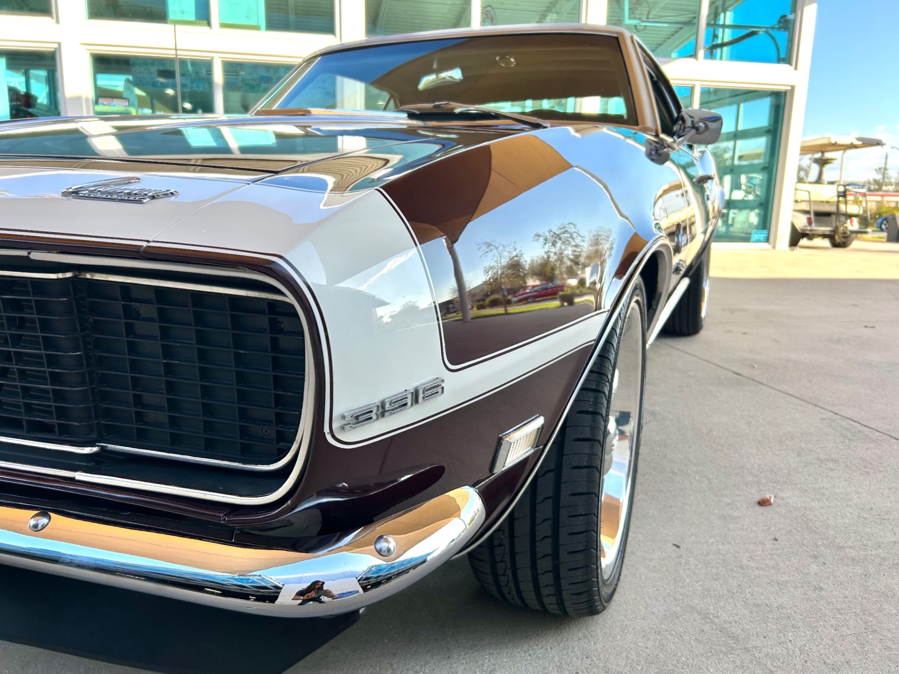 Vehicle photo 13