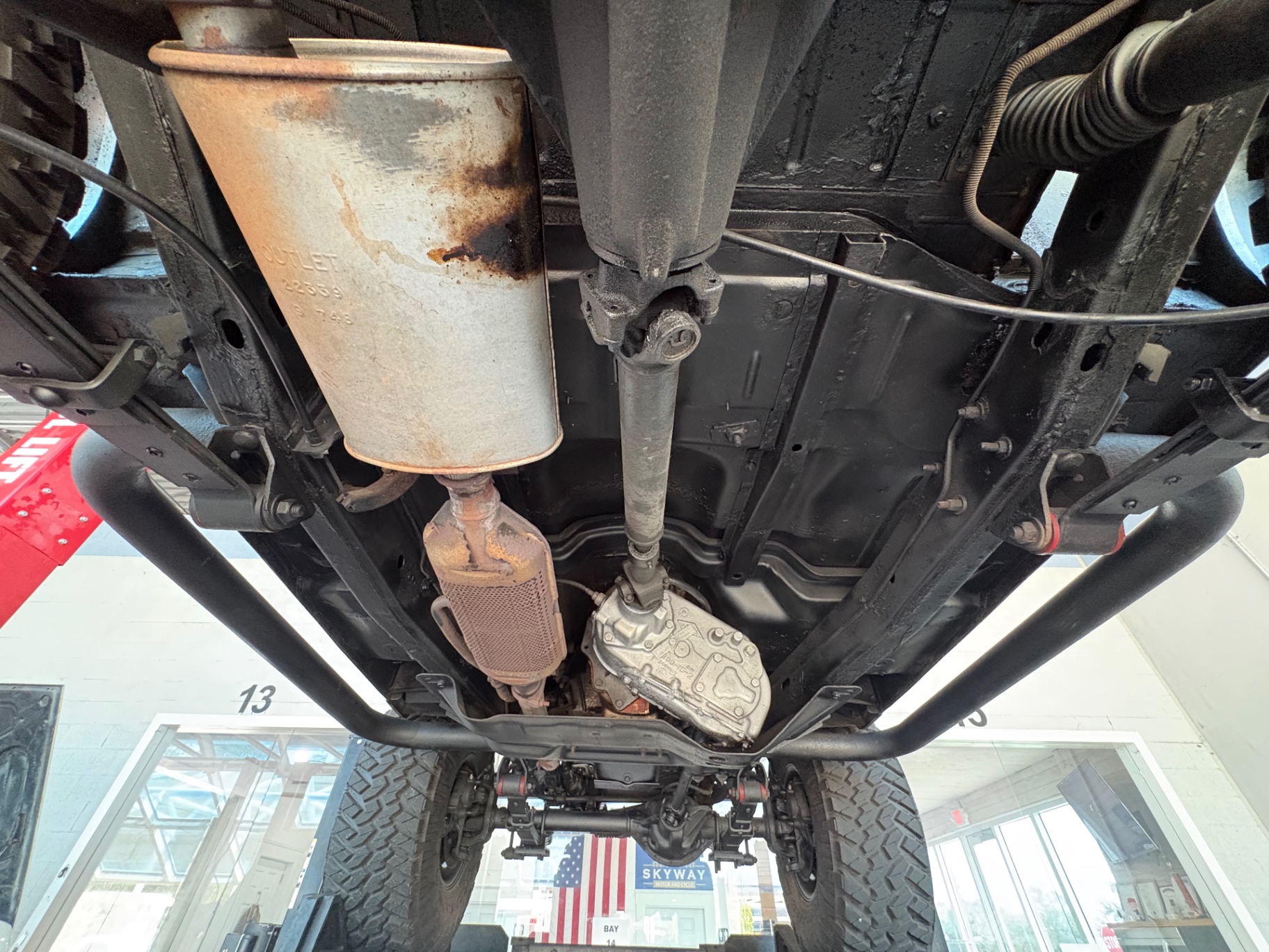 Vehicle photo 46