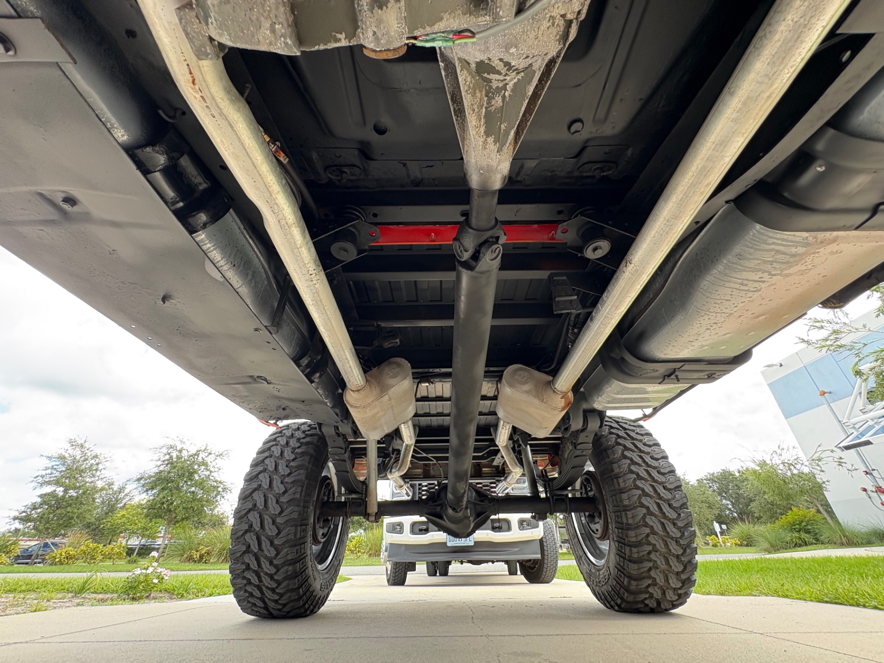 Vehicle photo 57